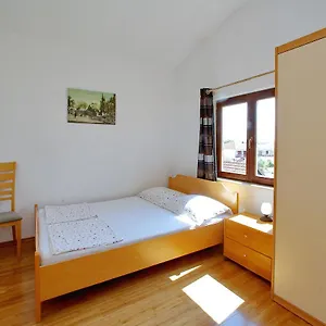 https://pansion-marta.hotelinzadar.com